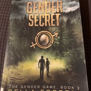 The Gender Secret — Dark Green & Gold Cover (Home Games) Book 2 Bella Forrest